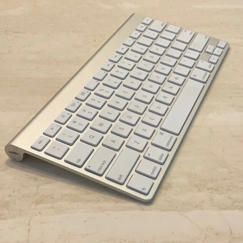 Apple Wireless Keyboard Model A1314 Genuine OEM Authentic